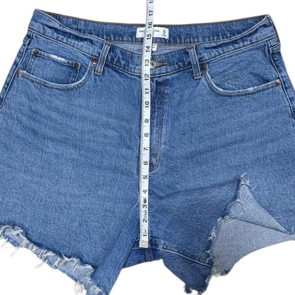 Abercrombie & Fitch - The Dad Short-  Curvy Love Denim Shorts - Size 33 - Picture 3 of 4